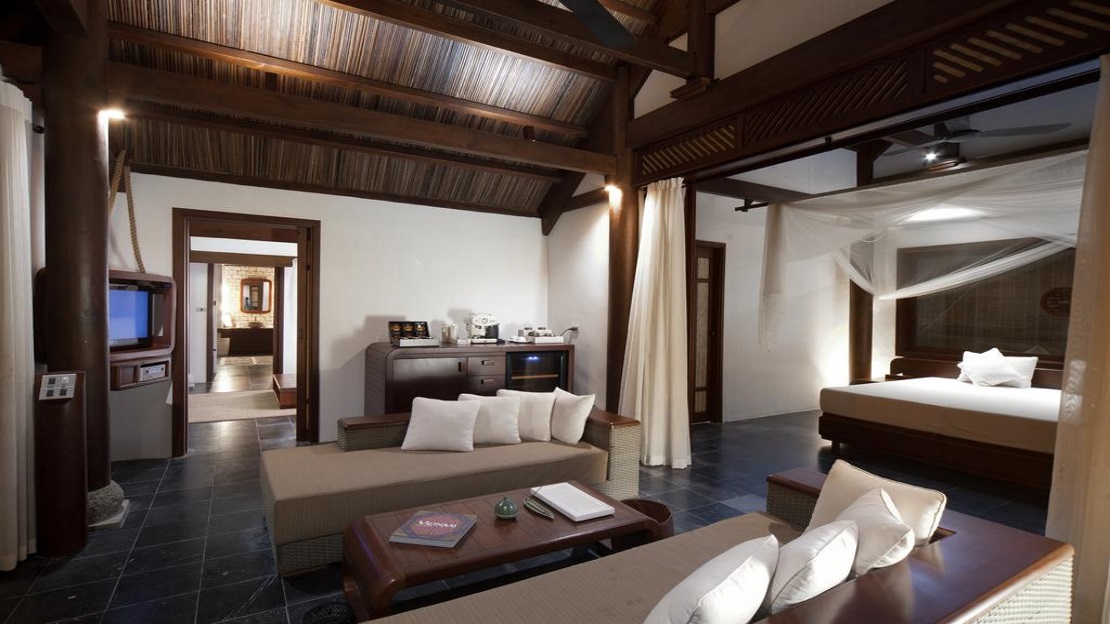 Beachfront Pool Villa